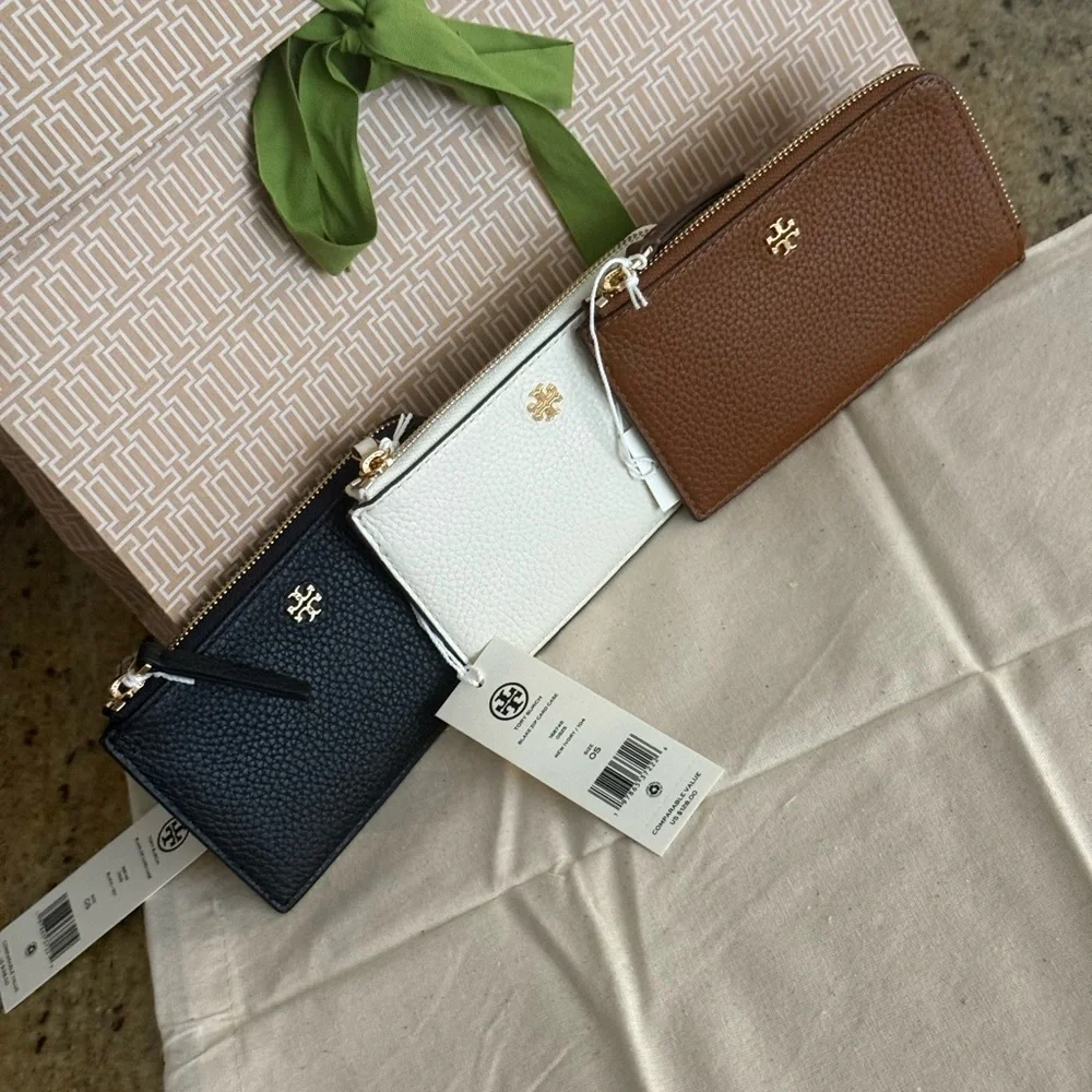 Tory Burch Blake cardholder zip Textured Leather $each